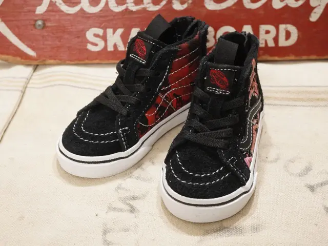 VANS × STRANGER THINGS : KIDS SK8-HI ZIP | CONEY ISLAND