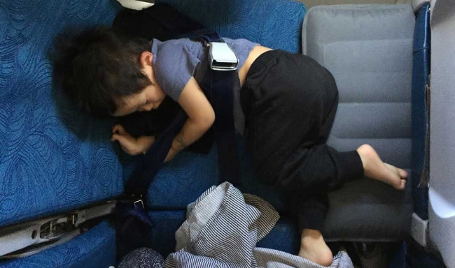 日本初上陸】子供用機内エアークッションの「フライトット」が日本初