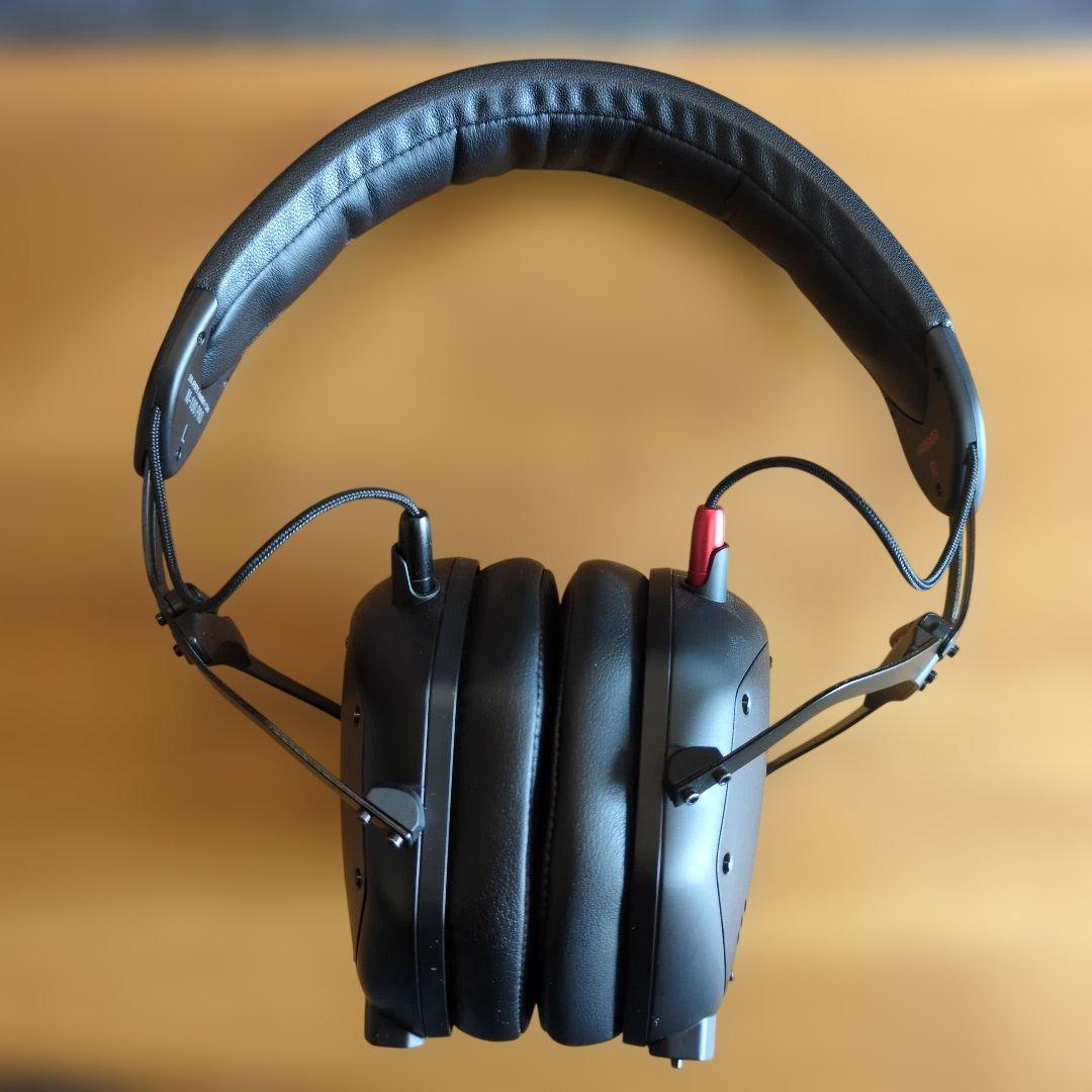 ヘッドホン V-MODA M-100 PRO V-MODA M-100 PRO Professional DJ Headphones – Bananas At Large Inc