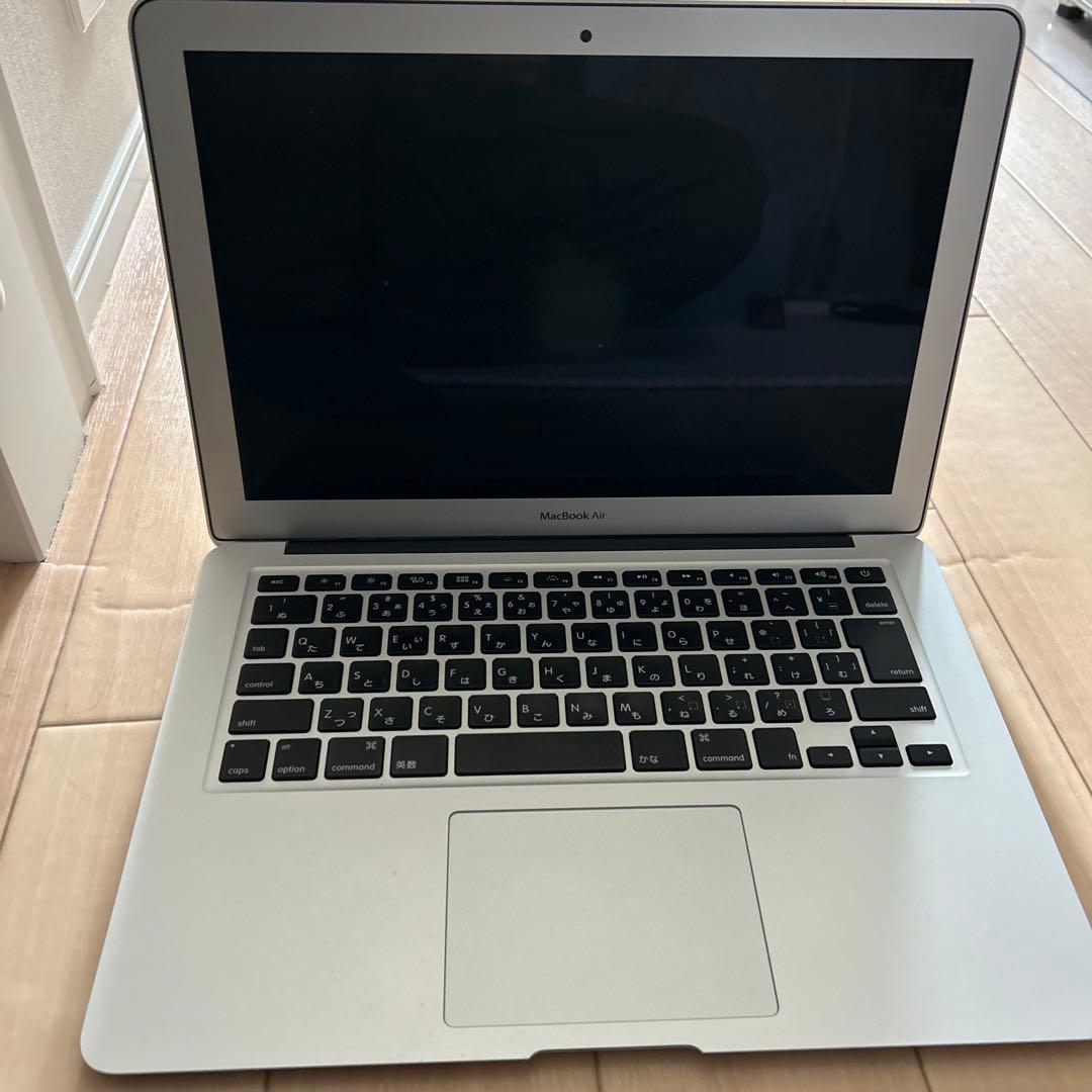 【美品】Apple MacBook Air 2017 シルバー13インチ Amazon.co.jp: 【整備済み品】 Apple MacBook Air 2017(13インチAir